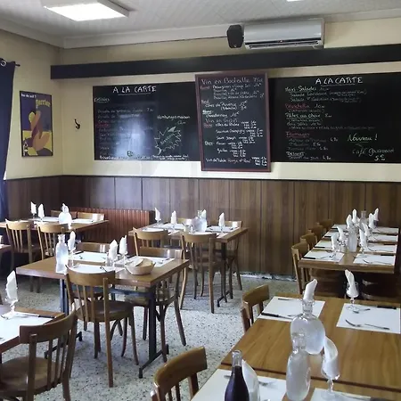 Hotel Le Relais De La Gare Routiere 3*