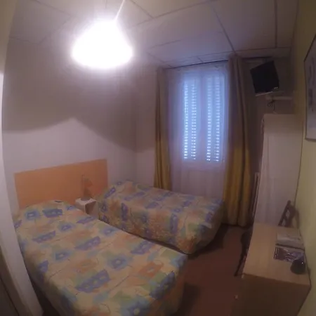 Le Relais De La Gare Routi\u00e8re 3* Saint-Priest (Rhone)